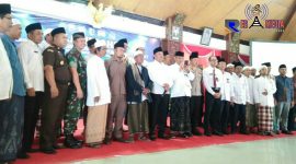 Pose bersama Forkopimda dan MUI Sampang dalam acara silaturahmi di Pendopo Bupati Sampang.