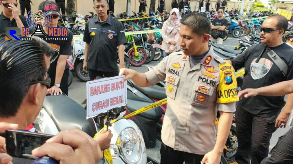 Kapolres Lumajang Release Hasil Razia Motor Bodong di Facebook