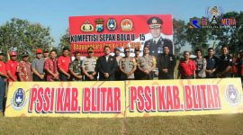 Pose bersama Kapolres Blitar usai pembukaan Turnament Sepak Bola Bhayangkara Cup III 2019.