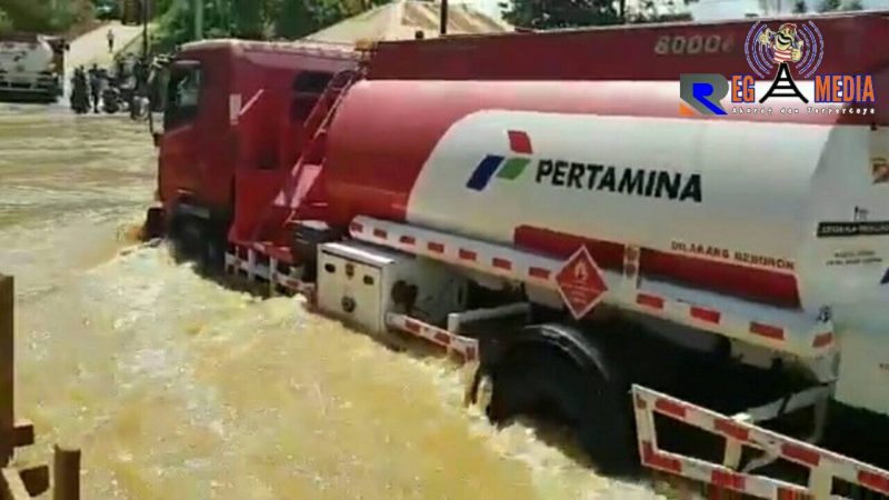 Truk tangki pertamina