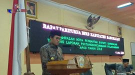Bupati Bangkalan, Ra Latif saat menyampaikan LPJ pelaksanaan APBD tahun 2018