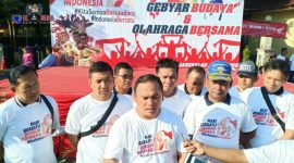 Kapolres Bangkalan (AKBP Boby Pa'ludin Tambunan) berserta jajaran pejabat setempat saat memberikan keterangan kepada awak media