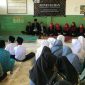 Suasana peyuluhan sadar pendidikan oleh mahasiswa UTM 