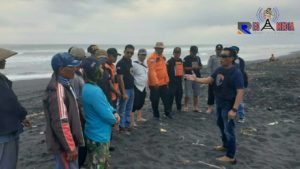 Perahu Terbalik, 1 Nelayan Hilang Di Perairan Maleman Lumajang