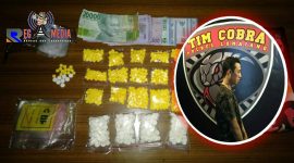 Tersangka pengedar pil koplo dan barang bukti diamankan di Markas Tim Cobra Polres Lumajang.