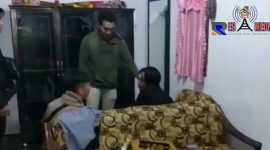 Satreskoba Polres Lumajang saat grebek rumah pengedar pil koplo di Sumbersuko, Lumajang.