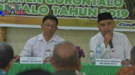 Staf Ahli Bupati Bidang Ekbang Drs. R. Hi. Azis Nurhamidin, M. Pd (kopiah hitam) saat memberikan materi.
