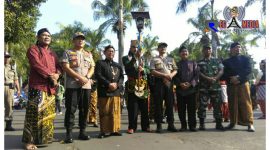 Forkopimda Blitar pose bersama saat kirab panji-panji hurup hambangun projo.