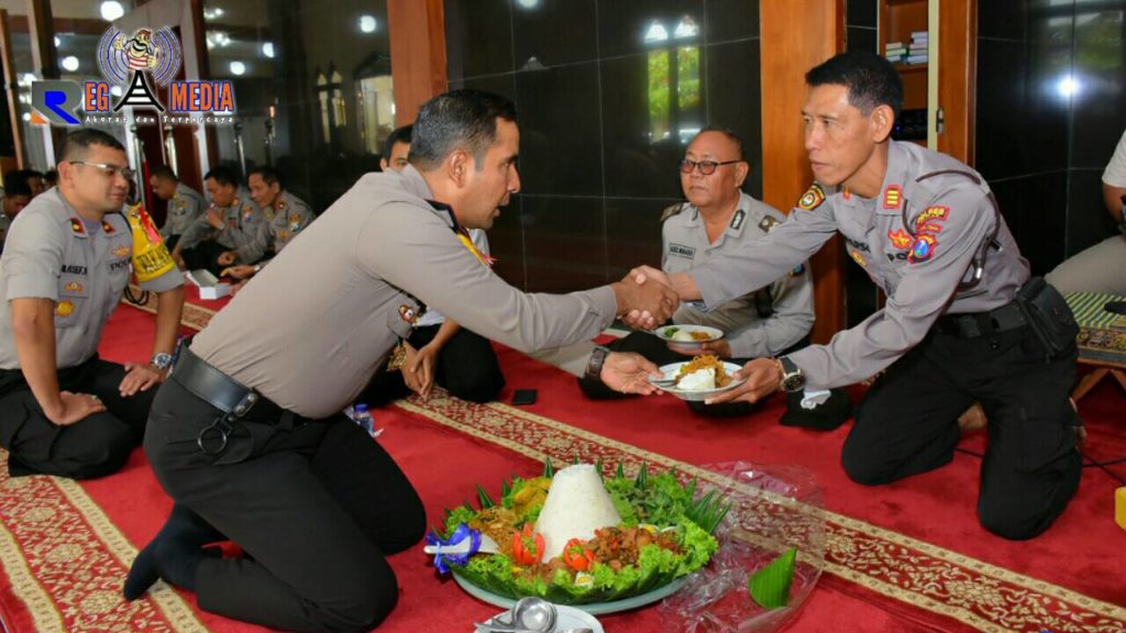 Tasyakuran, 4 Anggota Polres Blitar Mau Berangkat Ibadah Haji