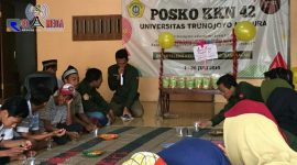 Launching kripik bote di posko KKN 42 UTM.