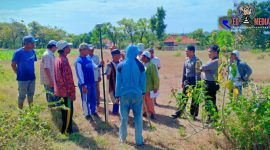 Lokasi stadion terletak di Desa Sejati perbatasan Desa Batukarang, Camplong.