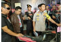 Kapolres Lumajang (AKBP. M. Arsal Sahban) ungkap kasus motor bodong hasil razia door to door.