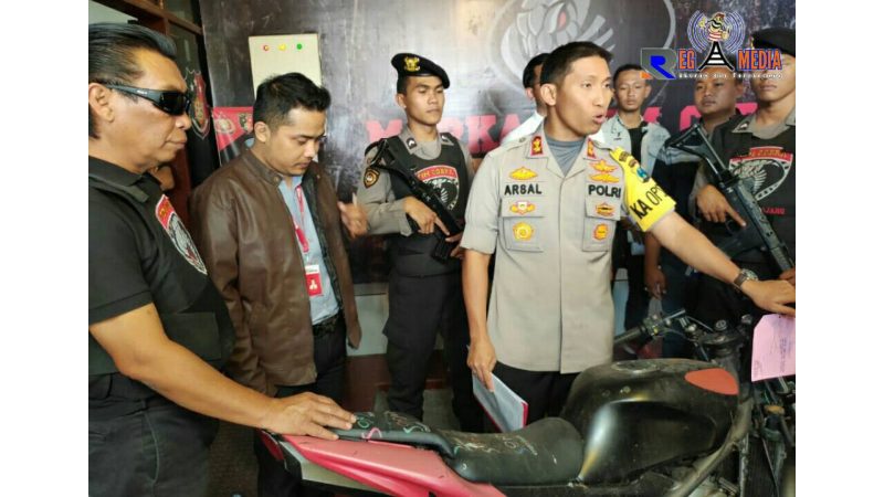 Kapolres Lumajang (AKBP. M. Arsal Sahban) ungkap kasus motor bodong hasil razia door to door.