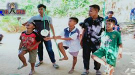 KKN 39 UTM bersama Karang Taruna Garuda Sakti saat mengadakan lomba makan kerupuk dalam memperingati Hari Anak Nasional.