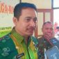 Kepala Bakesbangpol Kabupaten Bangkalan (Bambang Setiyawan) saat diwawancara awak media.