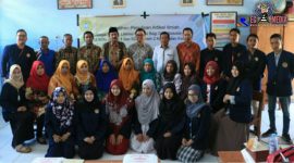 KKN 31 UTM pose bersama usai menggelar pelatihan penulisan ilmiah guru SD.