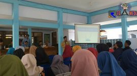 Suasana saat berlangsungnya sosialisasi sertifikasi halal kepada UMKM Tragah, Bangkalan.