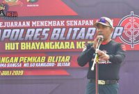 Kapolres Blitar (AKBP. Anisullah M Ridha) saat menyampaikan sambutannya dalam pembukaan lomba menembak.