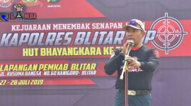 Kapolres Blitar (AKBP. Anisullah M Ridha) saat menyampaikan sambutannya dalam pembukaan lomba menembak.