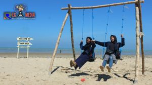 Spot Foto Dibibir Pantai Jumiang, Cocok Untuk Selfie