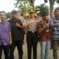 Massa aksi dari AMMPD pose bersama dengan Wakapolres Boalemo.