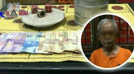 Pelaku (LM) dan barang bukti saat diamankan di Mapolres Blitar.