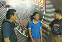 Kapolres Lumajang (AKBP M. Arsal Sahban) saat mengintrogasi langsung tersangka perampokan (NA) di Markas Tim Cobra.