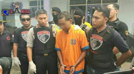 Kapolres Lumajang (AKBP M. Arsal Sahban) bersama Tim Cobra dan Nurul Ain (tersangka perampokan) saat rekonstruksi.