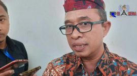 Kepala Pusat Pendidikan Kelautan dan Perikanan Bambang Suprakto saat di wawancarai awak media usai mengisi kuliah umum tentang dampak sampah plastik