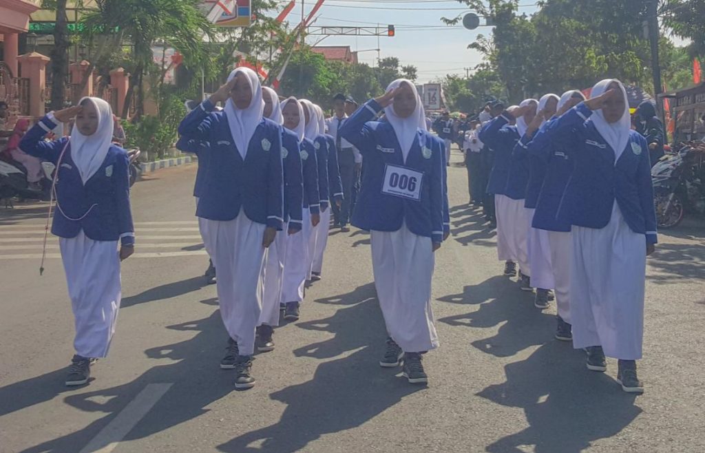 Top!!!, MTs Azharul Ulum Gunung Rancak Juara Gerak Jalan Tingkat Kabupaten