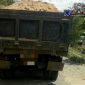 Terlihat truk bermuatan pasir