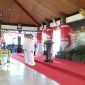 Prosesi pelantikan tiga Kepala Desa Antar Waktu oleh Bupati Sampang (H. Slamet Junaidi).