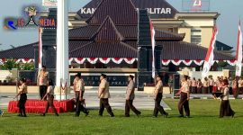 Bupati Blitar (Rijanto),  saat memimpin upacara Hari Pramuka ke 58.