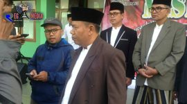 Pimpinan PPTQ Misbahunnur Cimahi (KH. Badrus Sallam)