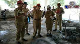 Bupati Blitar (Drs. H Rijanto, MM) di dampingi Kadinkes Kabupaten Blitar saat Sidak di pembangunan RSUD Srengat.