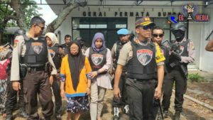 Polisi Segel Rumah + Kantor Investasi Bodong Milik Umi Salma