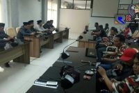 Suasana saat berlangsungnya audiensi perwakilan massa dari GPI Dengan DPRD Babupaten Blitar.