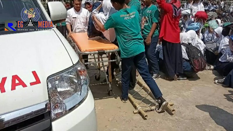 Situasi saat berlangsungnya kegiatan simulasi bencana alam.