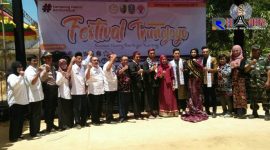 Forkopimcam Robatal pose bersama dengan tim Penilai Kementerian Pemuda dan Olahraga (Kemenpora) Republik Indonesia.