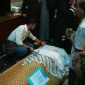 Jenazah mantan Walikota Cimahi dua periode (Itoc Tochija) sebelum disemayamkan.