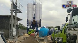 Lokasi pabrik batching plant di Desa Pangelen, Sampang, terlihat sudah beroperasi.
