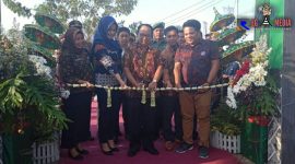 Bupati Blitar (Drs. H. Rijanto, MM) saat membuka Expo Santripreneur 2019.