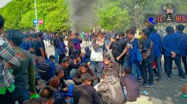Segerombolan mahasiswa ditengah situasi tidak kondusifnya aksi demo di Bangkalan.