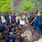 Segerombolan mahasiswa ditengah situasi tidak kondusifnya aksi demo di Bangkalan.