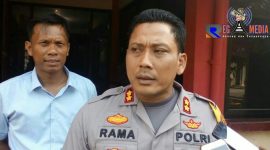 Kapolres Bangkalan (AKBP. Rama Samtama Putra) saat diwawancara awak media.