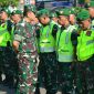 Komandan Kodim 0808/Blitar (Letkol Inf Kria Bianto) saat pimpin apel gelar pasukan persiapan Pilkades serentak.