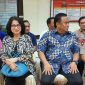 Wakil Ketua DPR RI (Rachmad Gobel) terlihat tengah berbincang-bincang dengan Kapolda Gorontalo (Rachmad Fudail) saat berkunjung ke Mapolda Gorontalo.