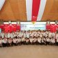 Pose bersama Pemerintah tingkat Kabupaten Sampang, Dinas Kesehatan dengan Camat dan Kepala Desa se-Kabupaten Sampang di pendopo agung trunojoyo.