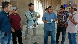 Sidak Pembangunan Kantor Dekranasda Sampang, Komisi III Temukan Bahan Material Tak Sesuai Spek