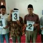Kelima Calon Kepala Desa (Cakades) Rapa Laok pose bersama dikantor P2KD Rapa Laok, saat penetapan Bacakades menjadi Cakades.
